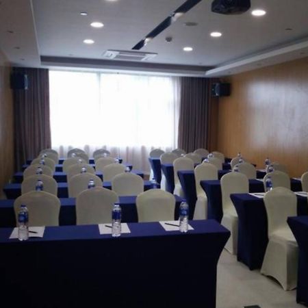 Holiday Inn Express Shanghai Nanhuizui Exteriér fotografie