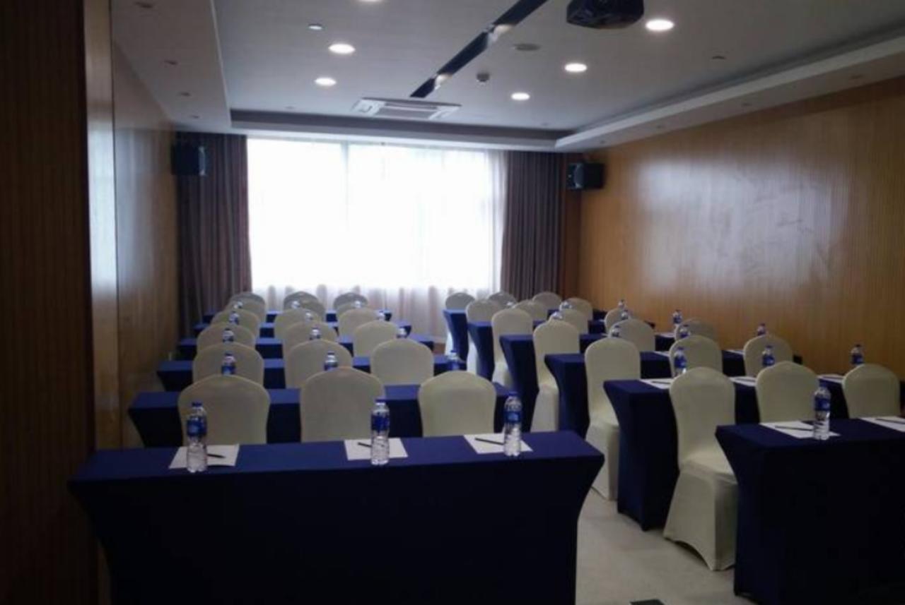 Holiday Inn Express Shanghai Nanhuizui Exteriér fotografie